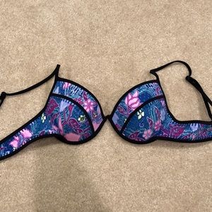 Victoria’s Secret bikini top